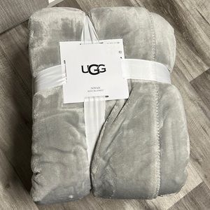 UGG Novah King Blanket